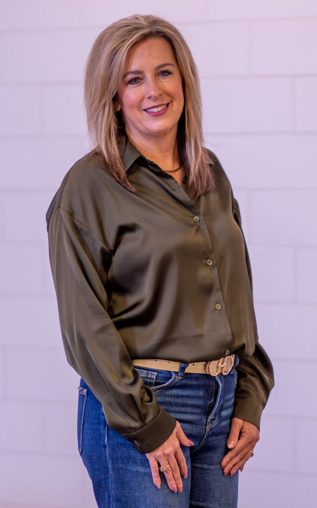 Jennifer Wanjura: Showroom Consultant